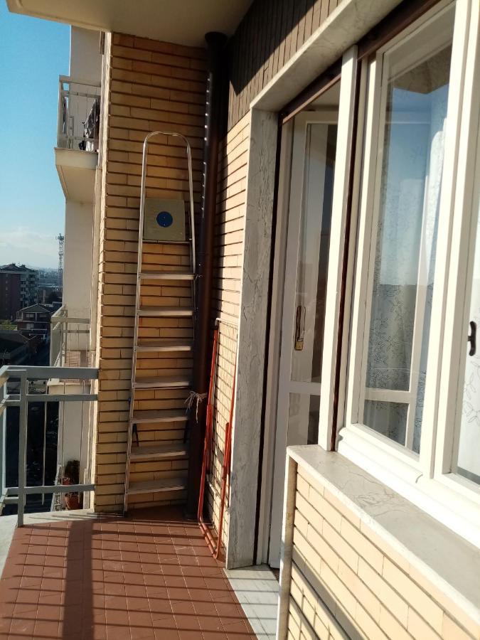 Bruno Turin Apartment Near The Metro Collegno Kültér fotó